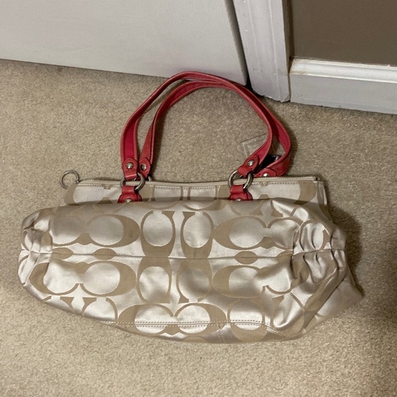 Authentic Coach purse with pink handles - Picture 3 of 9